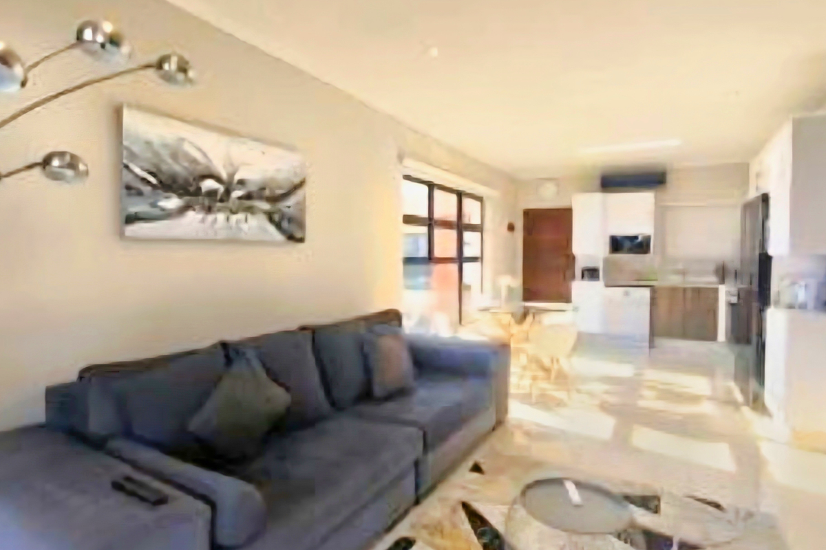 Fully Furnished Top-Floor Apartment to Rent in Umhlanga Ridge - Photo 3