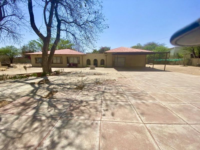 4 Bedrooms House For Sale in Okahandja - Photo 1