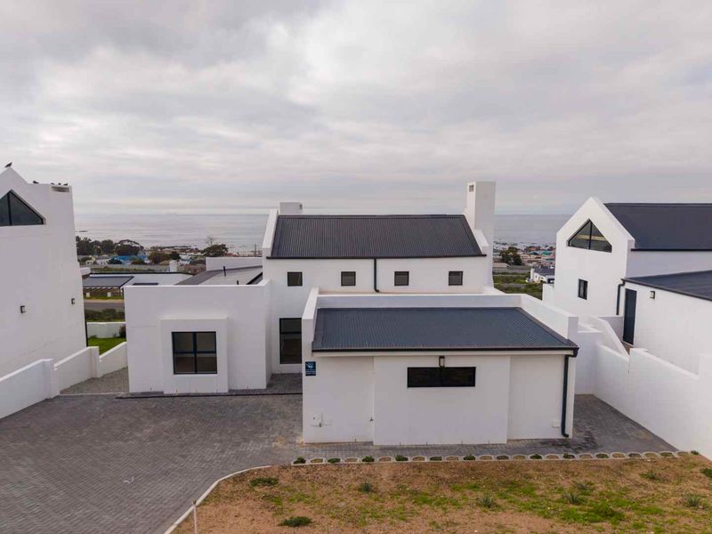 Coastal Luxury in Steenberg Cove St Helena Bay - Photo 2