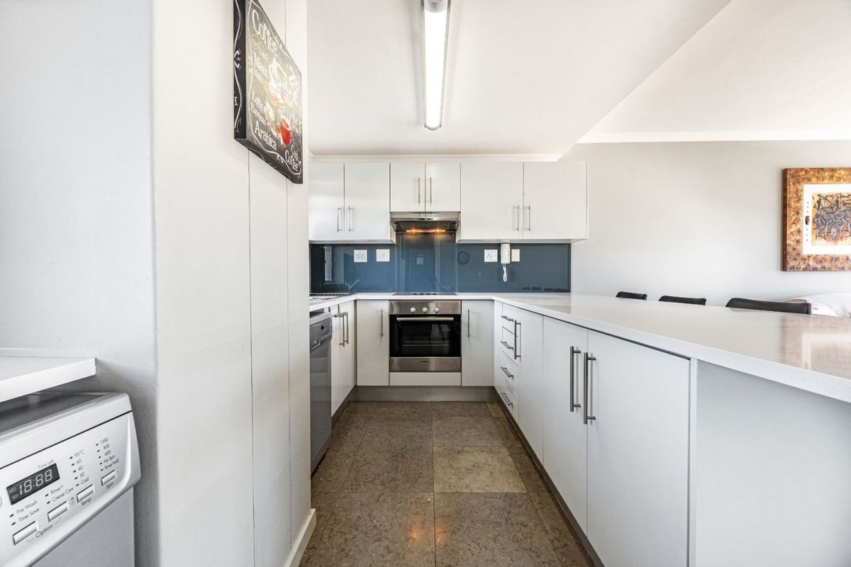 Penthouse with Spectacular Views in Trinity Gardens - Photo 5