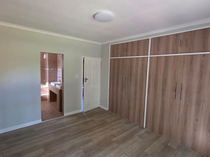 Recently Renovated Immaculate Home for Sale in Garsfontein - Photo 8