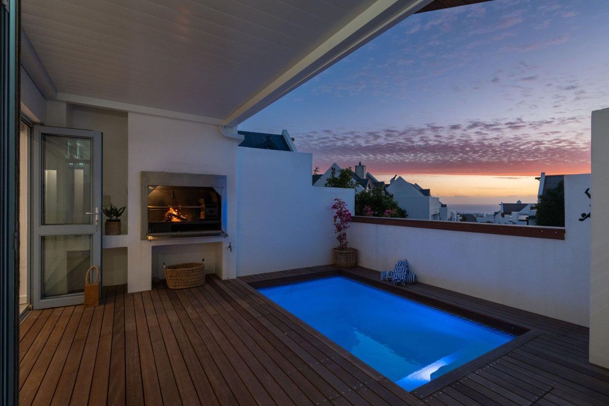 Exceptional Fully Furnished 3 bedroom coastal dream home to rent - Photo 3