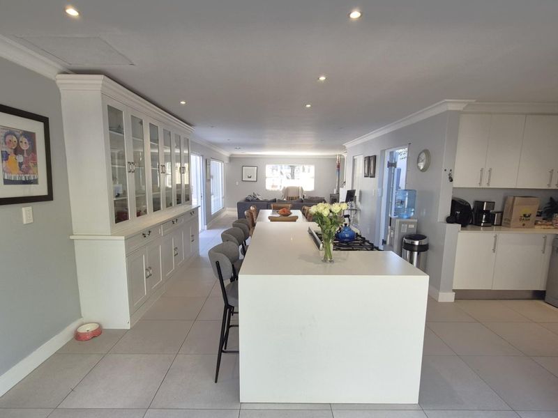 Waterford Estate Living at Its Finest - Investment Opportunity 27k Lease in Place until March 2027** - Photo 7