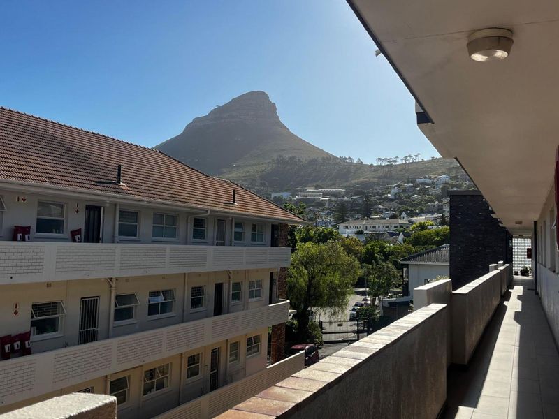 Corner Apartment Full of Potential in Leafy Tamboerskloof - Photo 10