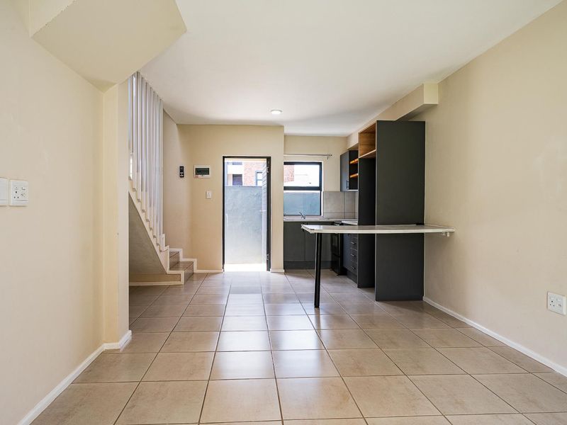 Modern 2-Bedroom Duplex – Kings Gate Estate Price: R1,050,000 | No Transfer Duty - Photo 5