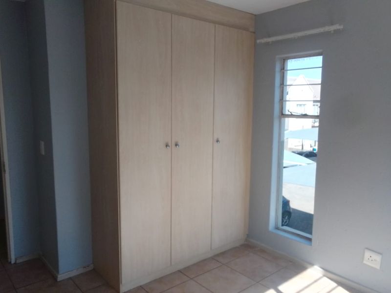 Apartment Flat for Sale in Boksburg, Klippoortjie, East Rand - Photo 5