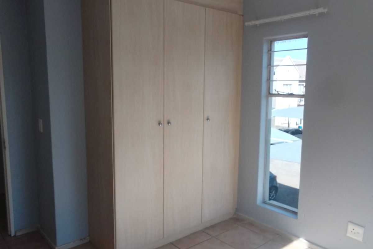 Apartment Flat for Sale in Boksburg, Klippoortjie, East Rand - Photo 5