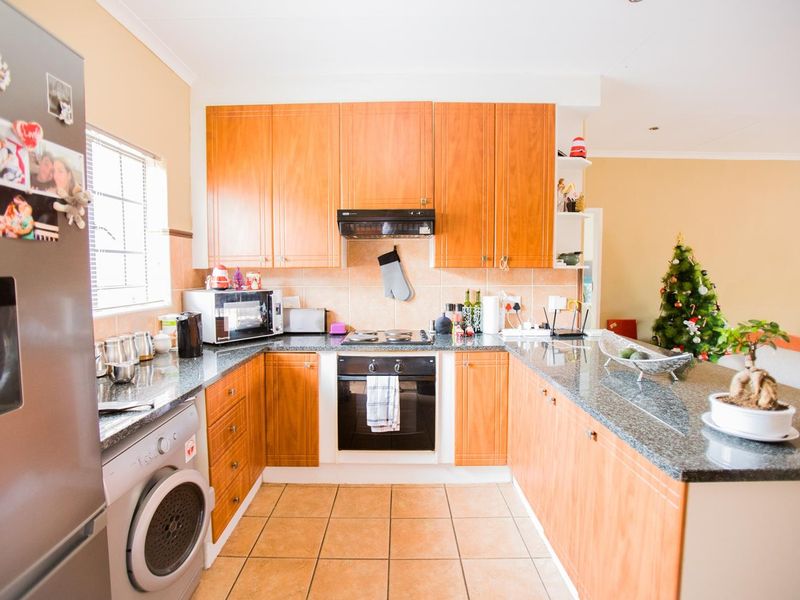 3 Bedroom Townhouse for rent in Mooikloof Ridge - Photo 6