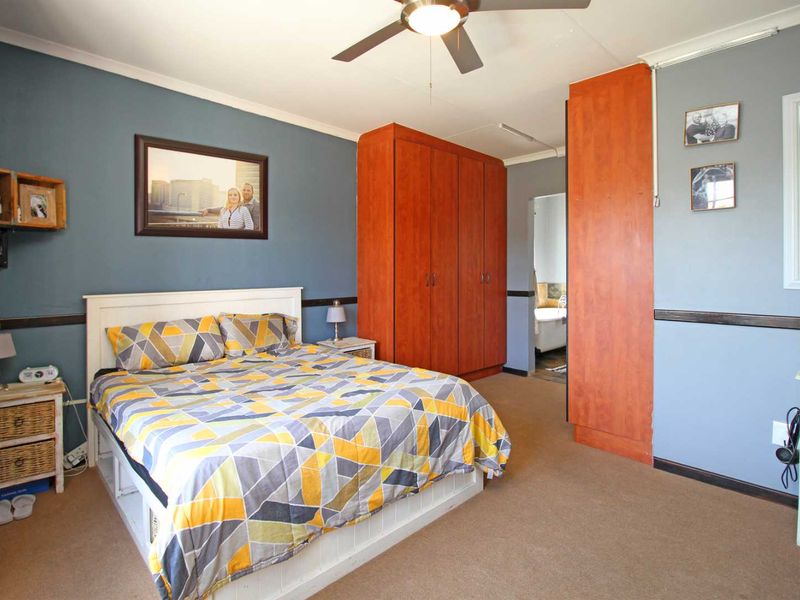 Modern Family Home in Secure Complex – Full Title & Free Living! - Photo 3