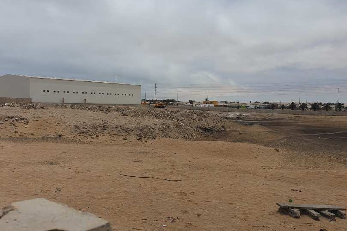 Vacant corner Industrial Land enclosed with boundary walls! - Photo 2