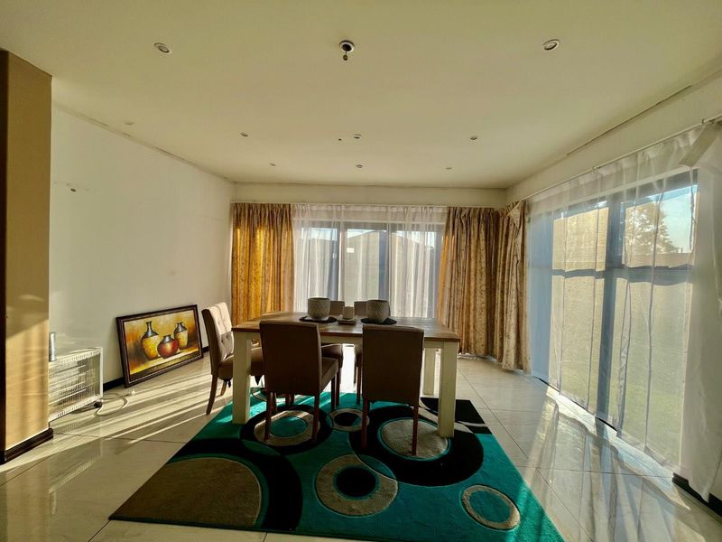 4 Bedroom Double Storey - Photo 9