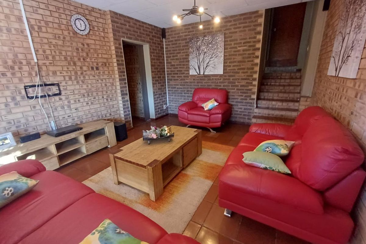 Glenvista,4 Bedroom house with study - Photo 3