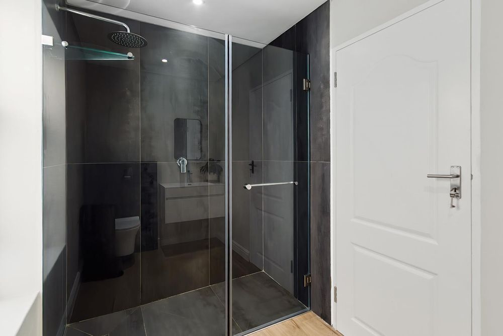 Main ensuite