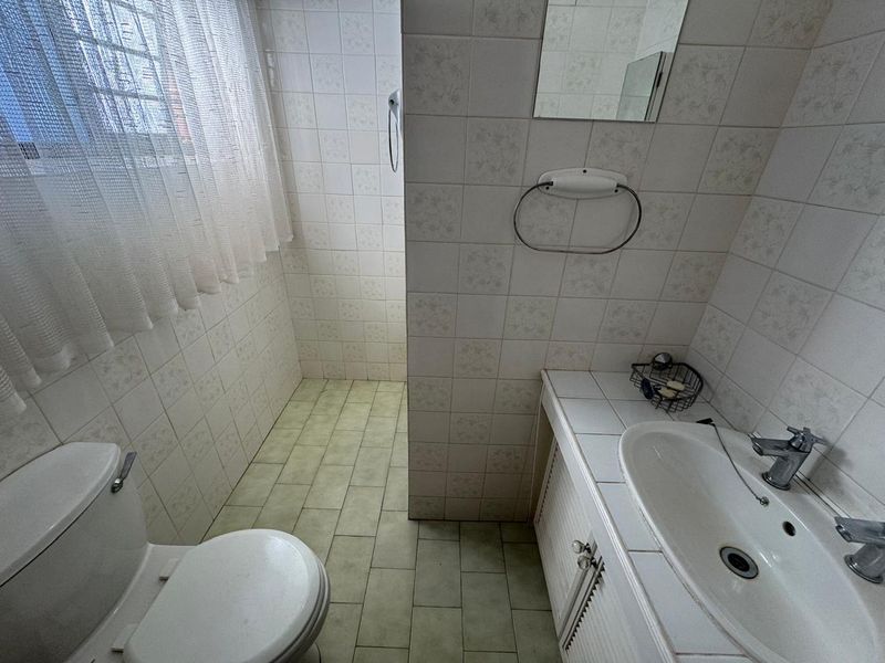 Two bedroom Townhouse in Memorial Road Area - Photo 5