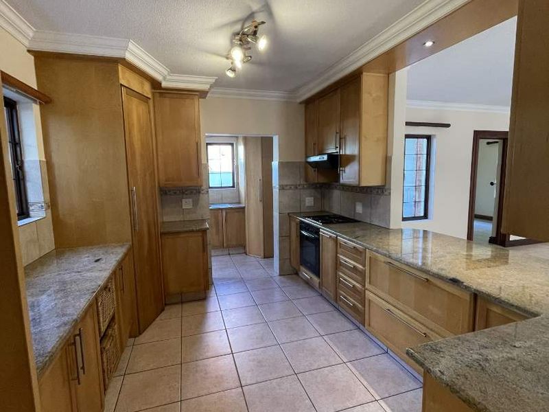 Sole Mandate   Deposit R 27 000.00 - Photo 9