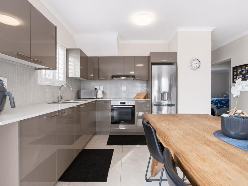 Immaculate Double-Storey Home Available To Let - Photo 7
