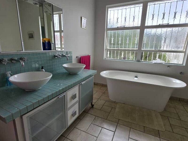 German style house with beautiful views - Photo 4