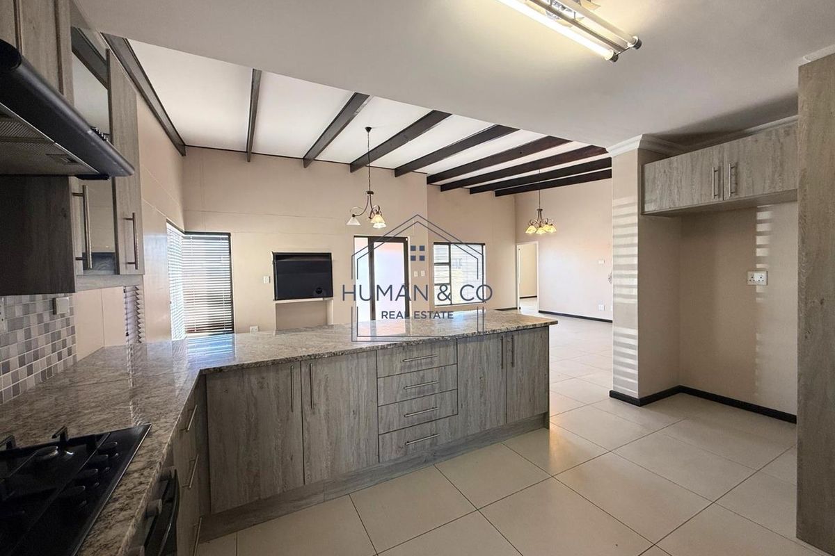 Modern 4-bedroom Home in Fairway Estate - Photo 5