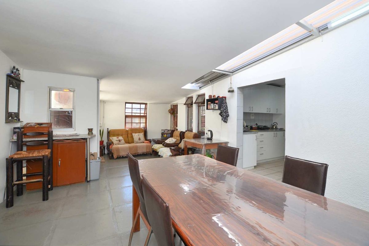 Beautiful Family Home with Separate Flatlet for Sale in Bothasig - Photo 5