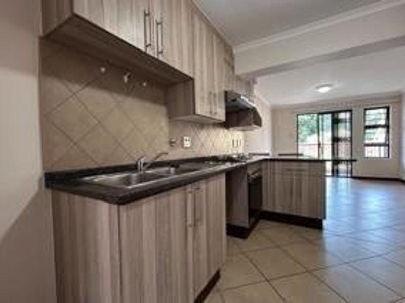 Luxury 2 Bedroom apartment to rent - Photo 2