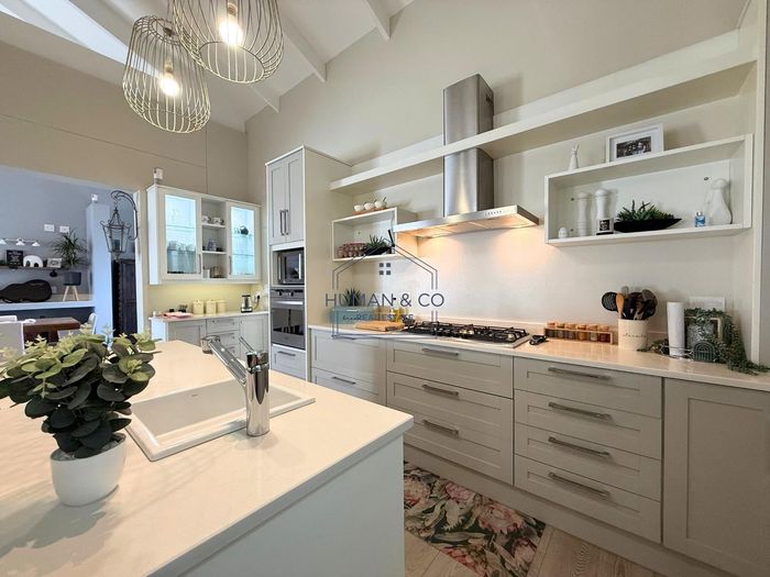 Property #2430041, House Sold in Meersig