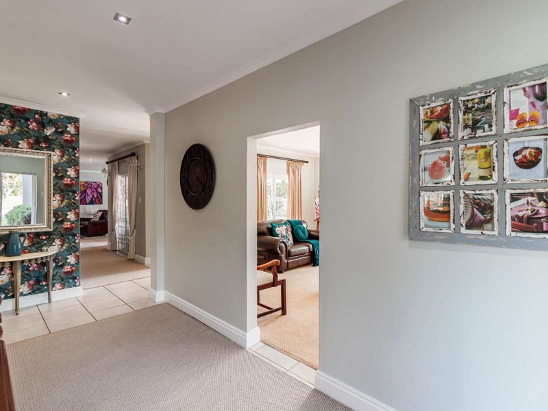 Pari-Park : 4-Bedroom, 4.5-Bathroom Modern Home – Space, Style & Sophistication! - Photo 8