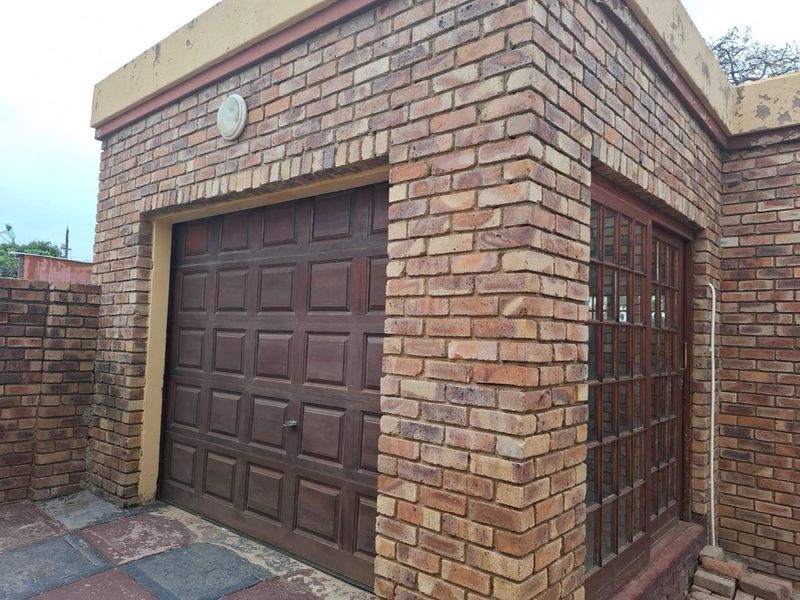 3 Bedroom House for Sale in Soshanguve GG - Photo 8
