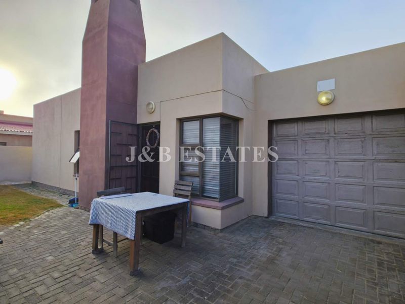 Ideal Starter Home - Photo 1