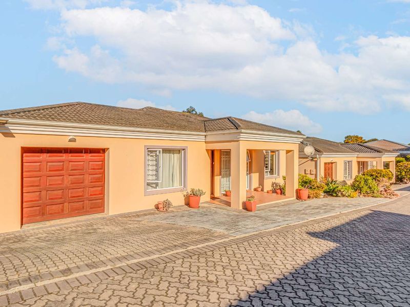 Neat and well maintained this lovely simplex is an absolute “Must view” - Photo 3