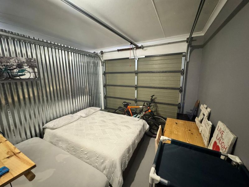 Not Your Average Beach House – A Quirky Coastal Canvas in Pearly Beach - Photo 10