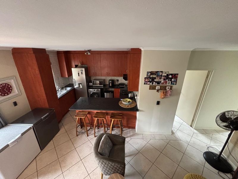 Modern 3-bedroom apartment offering strong rental returns in one of - Photo 5