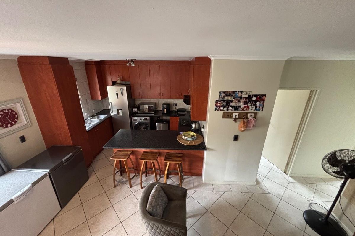 Modern 3-bedroom apartment offering strong rental returns in one of - Photo 5