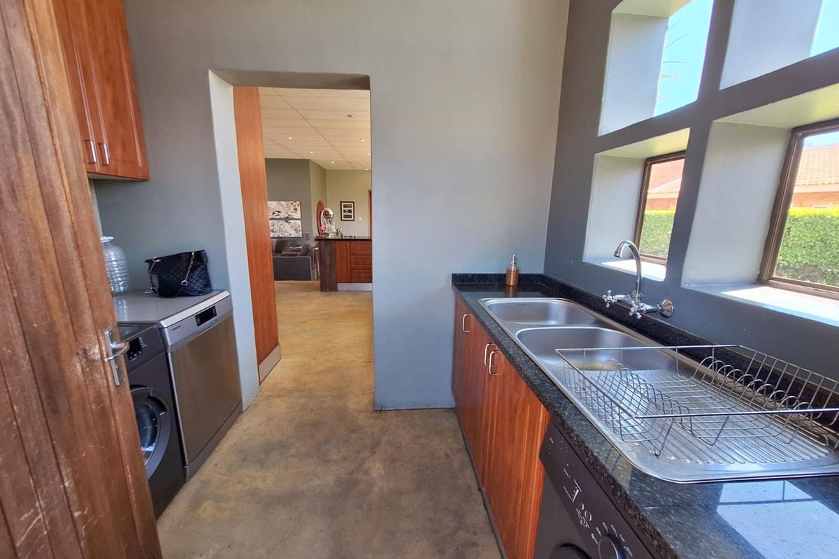 Charming Double Storey Family Home with Modern Amenities - Photo 5