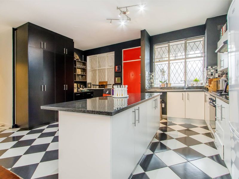 1 Bedroom Apartment in Killarney - Photo 3