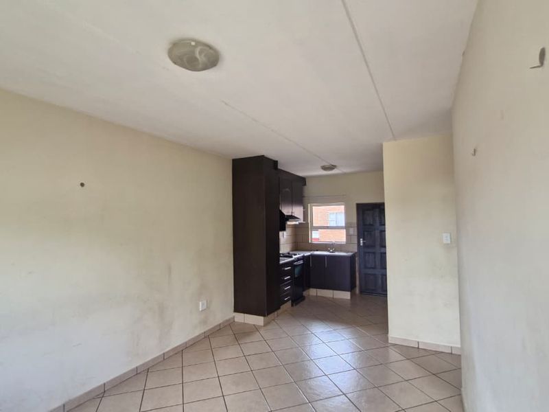 Modern 2-Bedroom Haven at The Kings: Style meets Central Convenience - Photo 6