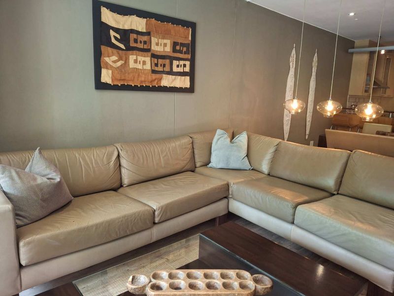 A BEAUTIFULLY FURNISHED TWO BEDROOM APARTMENT - Photo 3