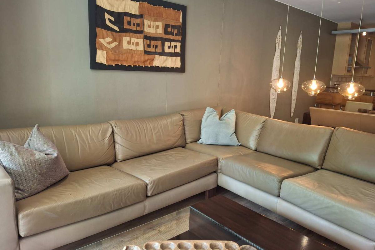 A BEAUTIFULLY FURNISHED TWO BEDROOM APARTMENT - Photo 3