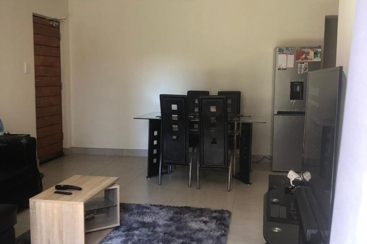 Spacious Pet-Friendly 3-Bedroom Garden Apartment | Founders Hill Crescent - Photo 2