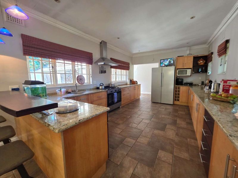 Versatile Family Home with Flatlet for Sale in Hillcrest | Pool, Level Land & Income Potential - Photo 10