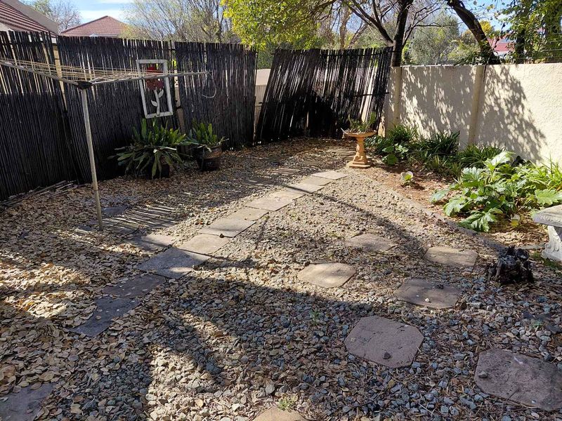 Garden cottage - Photo 2