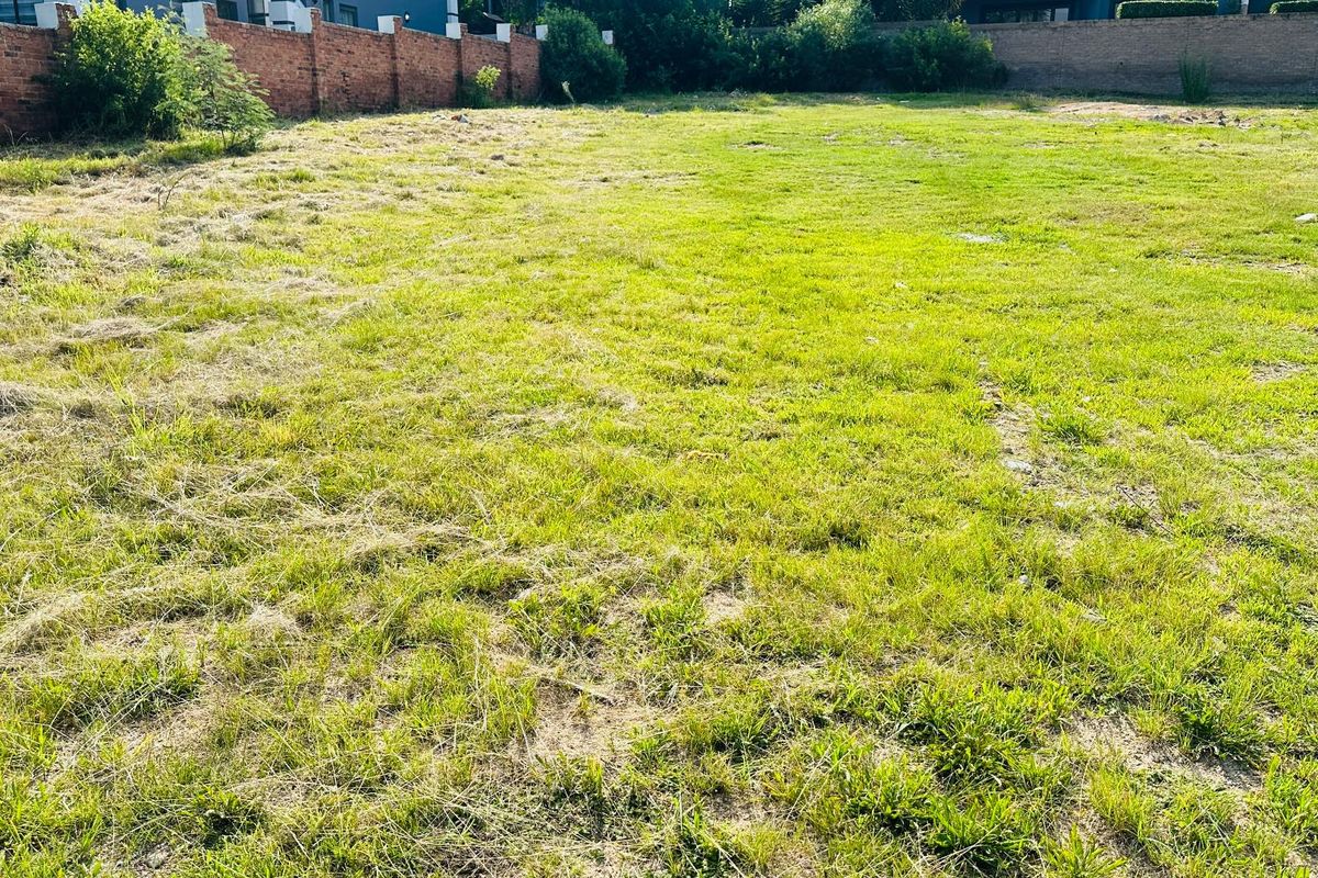 Prime Vacant Stand Overlooking the Fairway For Sale at Blue Valley Golf Estate - Photo 3