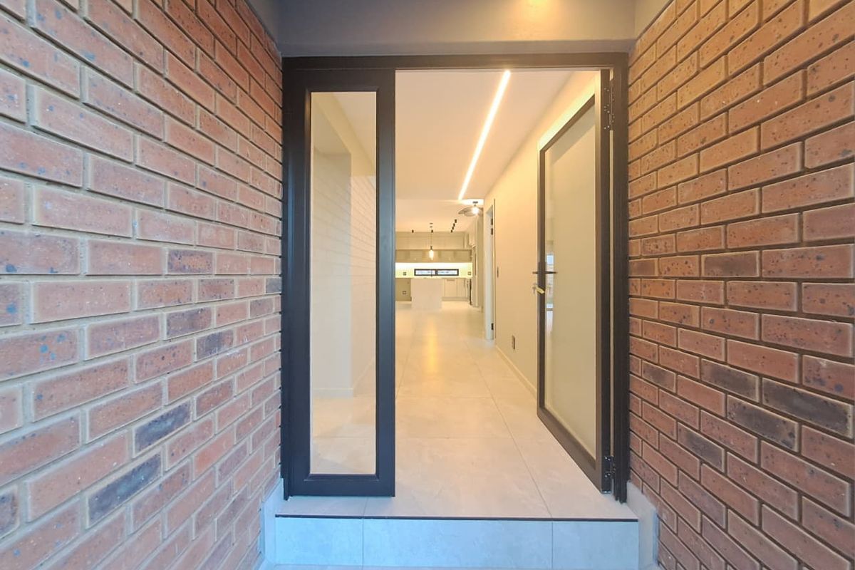 3 Bedroom Cluster in Brackenhurst - Photo 2