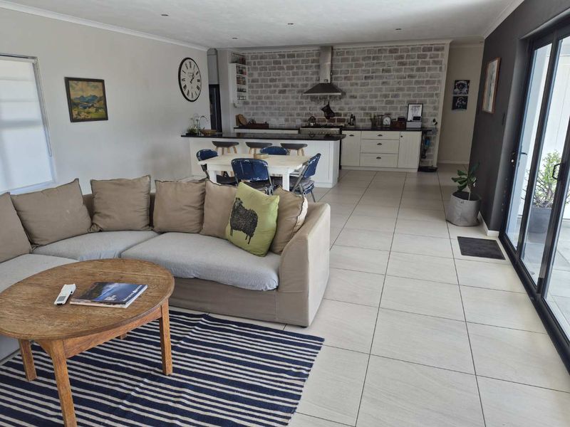 Ocean and fynbos Living in Yzerfontein - Photo 3