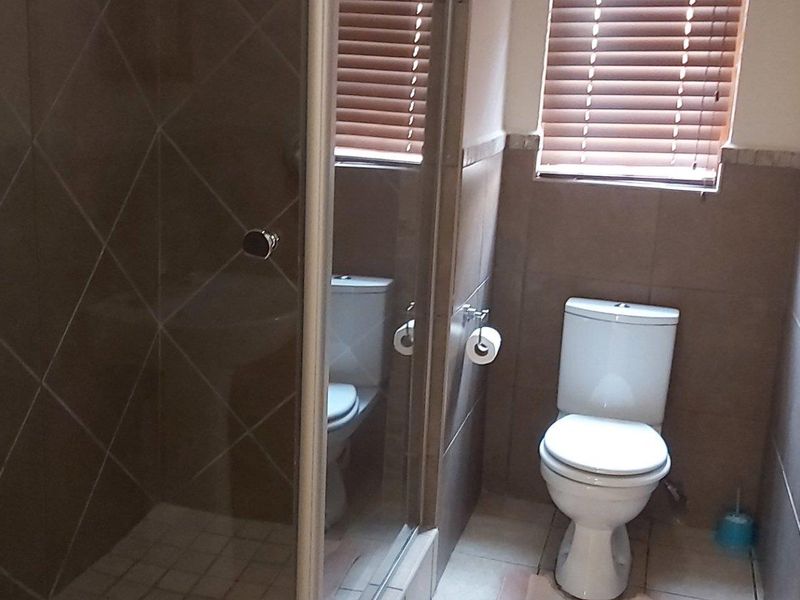 Duplex Townhouse For Sale - Photo 8