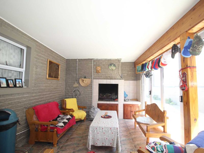 3 Bedroom House with Flat for Sale - Photo 9