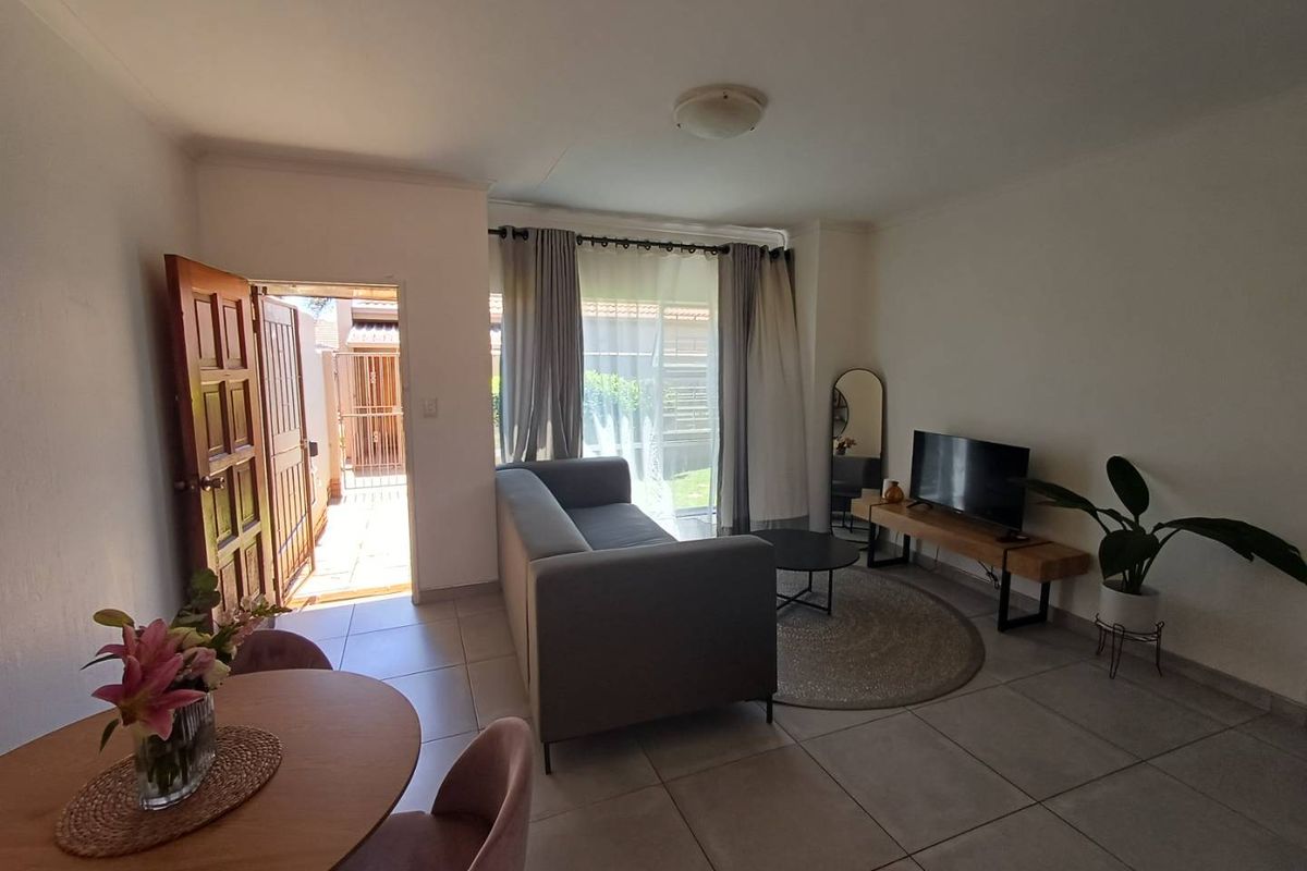 2 Bedroom Townhouse - Photo 5