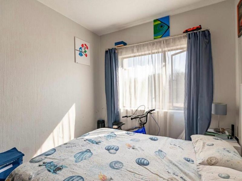 *Modern 3-Bedroom Apartment in Broadacres - Photo 5