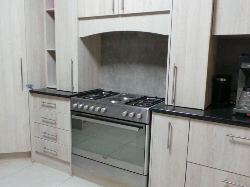 The GUEST HOUSE life - Photo 3