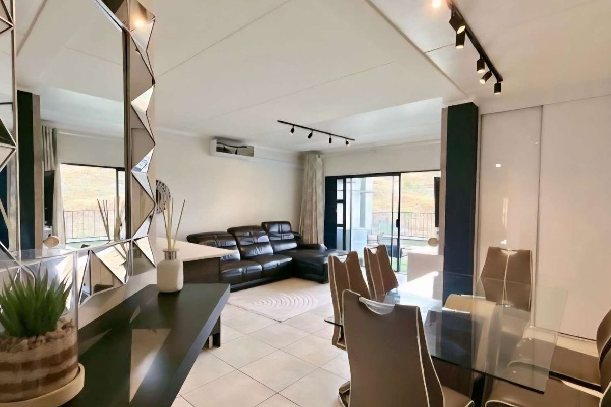 Modern lifestyle living in Balboa Park - Photo 2