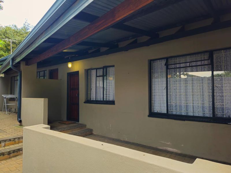 Modern  Apartment in Hartbeespoort - Photo 2